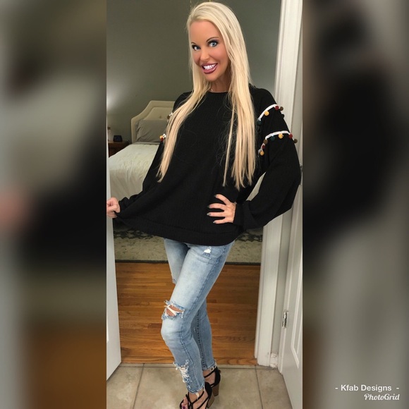 ❤️LAST 1! Pom Pom Trim Super Comfy Ribbed Top! - Picture 3 of 3